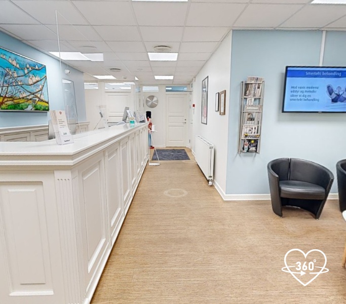Indgangsparti og gang i tandklinikken Silketand set fra brugerens perspektiv